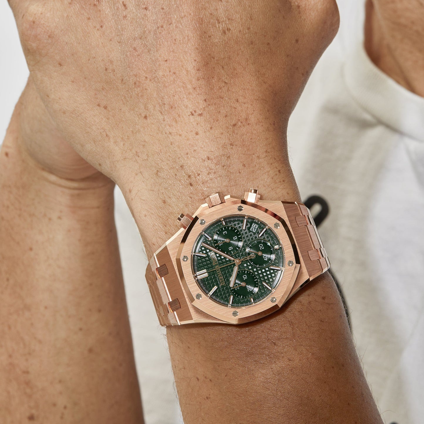 Audemars Piguet Royal Oak AAA+ 26240OR.OO.1320OR.04 Chronograph '50th Anniversary' Rose Gold Khaki Green Dial (2022) Swiss 3285 Movement